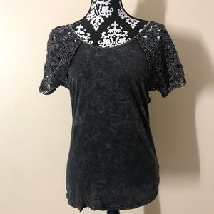 Daytrip | Acid Wash Top